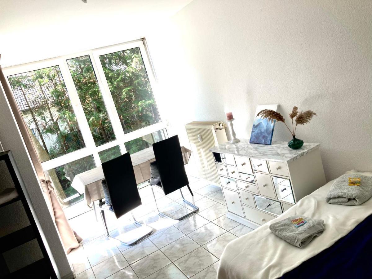 Homeoffice Business Nature view mit Parkplatz Zentral, Hauptbahnhof und Küche Wiesbaden Exterior foto